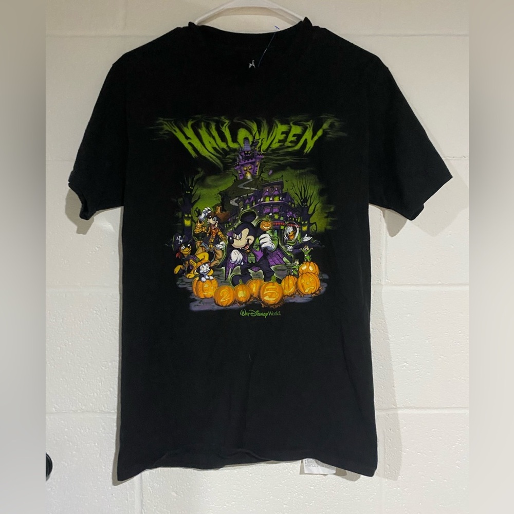 Halloween Disney tee small